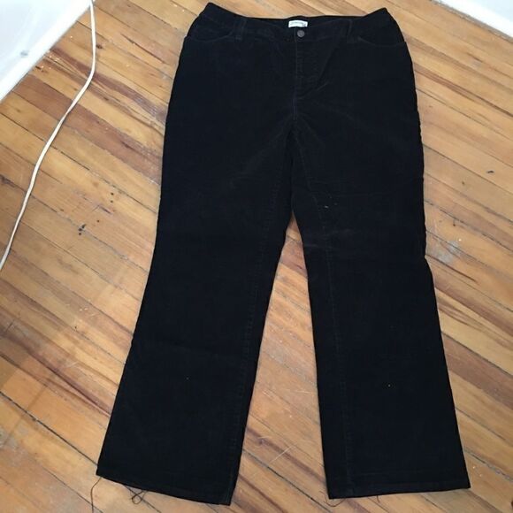 St. John’s Bay Black Velvet stretch jeans! - Picture 3 of 3